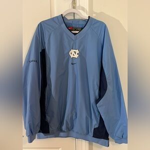 One (1) Nike Sewn UNC North Carolina Tarheels Pullover Golf Jacket Wind Shirt XL